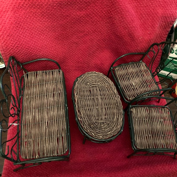 BOYDS INVESTMENT COLLECTIONS -OUTDOOR 4PIECE METAL/WICKER FURNITURE - Picture 7 of 7